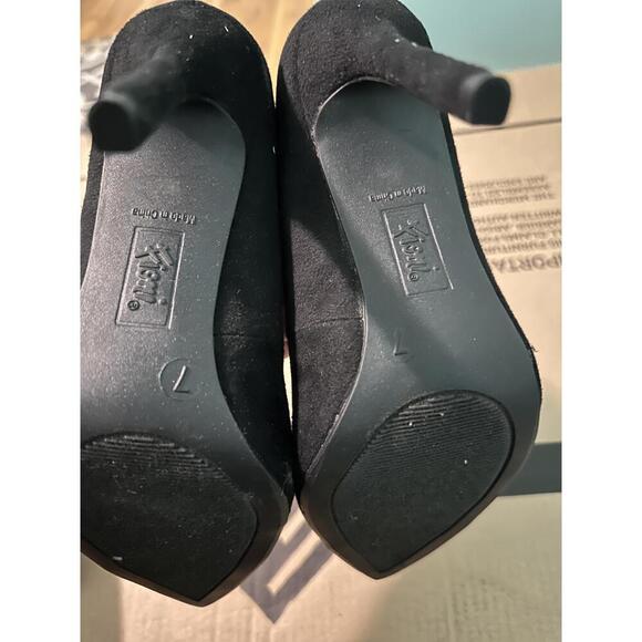 NWT Fioni Black Gold Cap Toe Pointed Heels Faux Suede Womens Size 7 - Picture 4 of 5